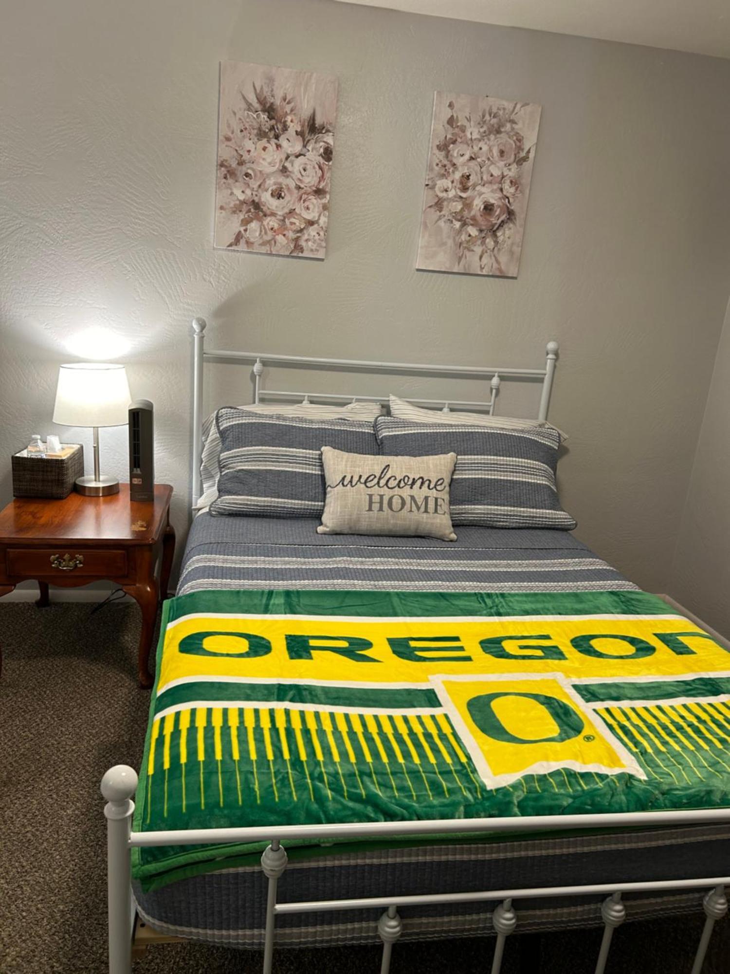 Emerald City 3 Bedroom 1 Bath Home Eugene Exteriér fotografie